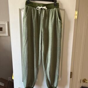 Feat NWT Unisex Blanket Blend Jogger Iguana size M
